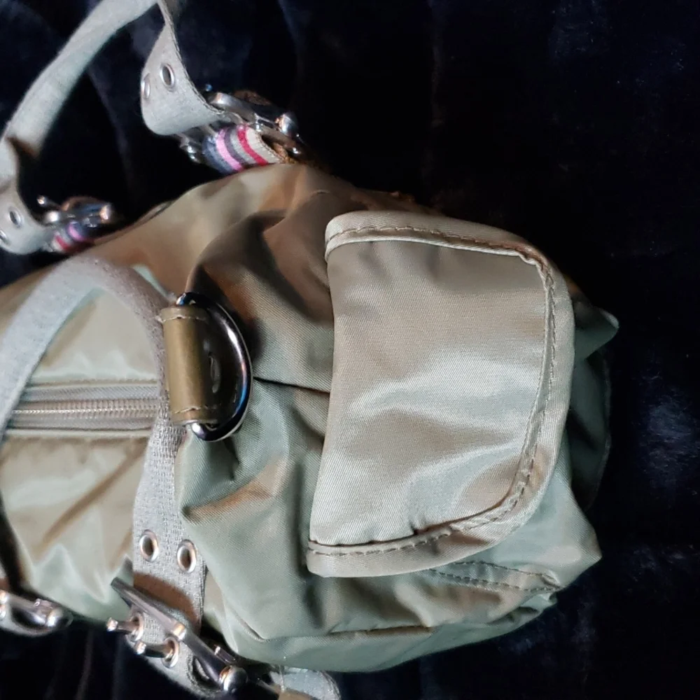 Guang Tong Army Green Nylon Purse Bag - Picture 3 of 9